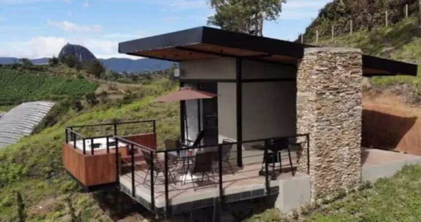•	excepcional terreno em condomínio fechado / albuquerque – teresópolis ( lote 102 ) – terreno com área total de 499m2, disponível para construção de 299m2 ( sendo 13m de frente, 23.6m de lateral dire