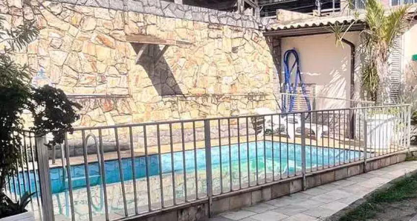 Casa duplex com 2 terrenos, piscina e área gourmet no parque leopoldina