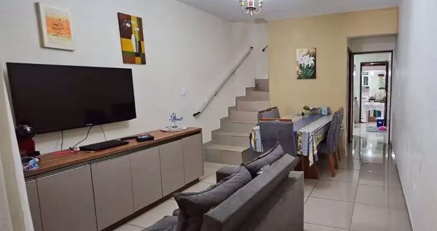 Linda casa à venda em itaquera, são paulo. com entrada a partir de 20.000, podendo completar com fgts e cartão de crédito, com parcelas a combinar. o imóvel conta com 2 dormitórios, sendo 1 suíte, 2 b