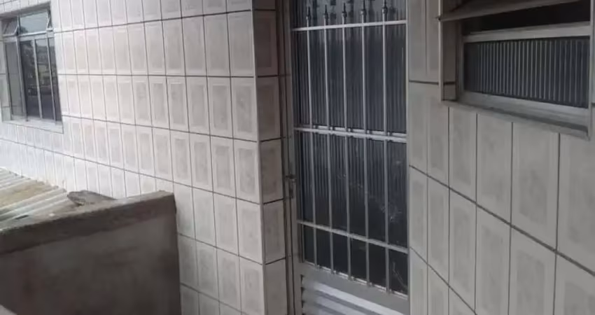 Localizado no bairro jardim guarujá, em são paulo, este sobrado é a opção ideal para quem busca conforto, praticidade e um ótimo custo-benefício. com entrada a partir de 25 mil reais e documentação em