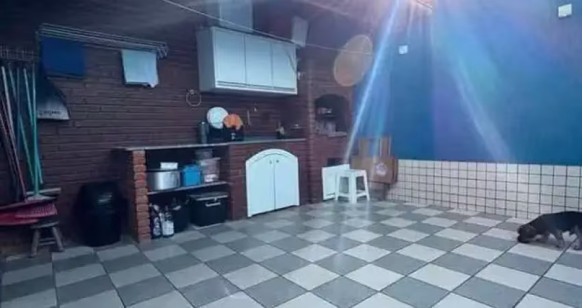 Em uma encantadora e tranquila rua da vila oliveira, em mogi das cruzes, encontra-se esta bela casa de 3 dormitórios, sendo 1 suíte, ideal para quem busca conforto e qualidade de vida. com uma entrada