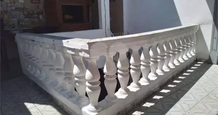Casa a venda 100m quadrados 2 quartos 3 banheiros 1 vaga de  garagem