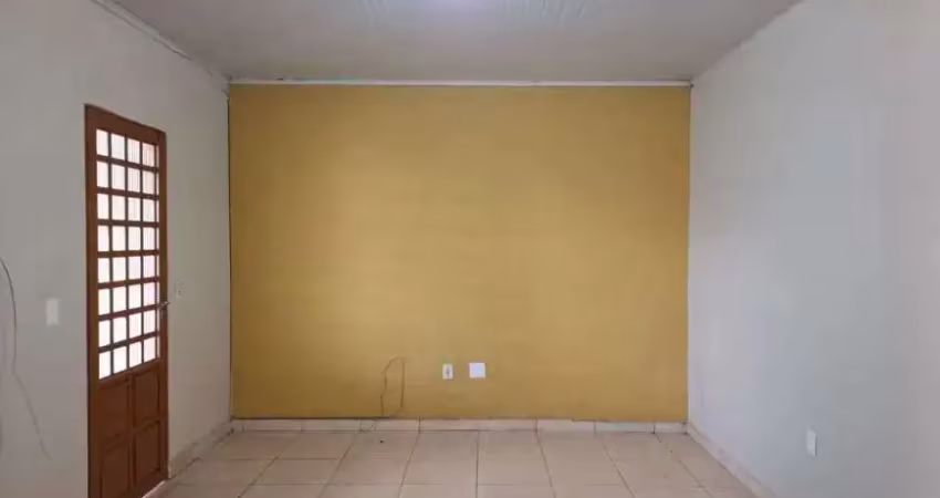 A casa dos seus sonhos está à venda em cotia! com 3 dormitórios, 1 banheiro e 1 vaga de estacionamento, este imóvel é perfeito para você e sua família. localizada no bairro caucaia do alto, a casa ofe