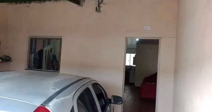 Casa à venda – cidade domitila – são paulo 

 amplitude e conforto em uma casa perfeita para sua família!

 275 m²
️ 3 quartos
 2 banheiros
 1 suíte

 ambientes espaçosos e bem distribuídos
 bairro tr