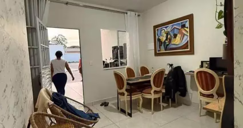 Casa localizada na vila jaguara, próx ao campo do fluminense .
28mil de entrada + parcelas ou à vista 280mil.

aceito financiamento aprovado 
carta de crédito 
aprova com restrição (sujeito a análise)