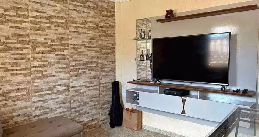 Localizado na charmosa vila silviania, em carapicuíba, este encantador sobrado de 2 dormitórios e 1 suíte é o lar dos seus sonhos. com uma entrada a partir de 18.000, facilitada com a possibilidade de