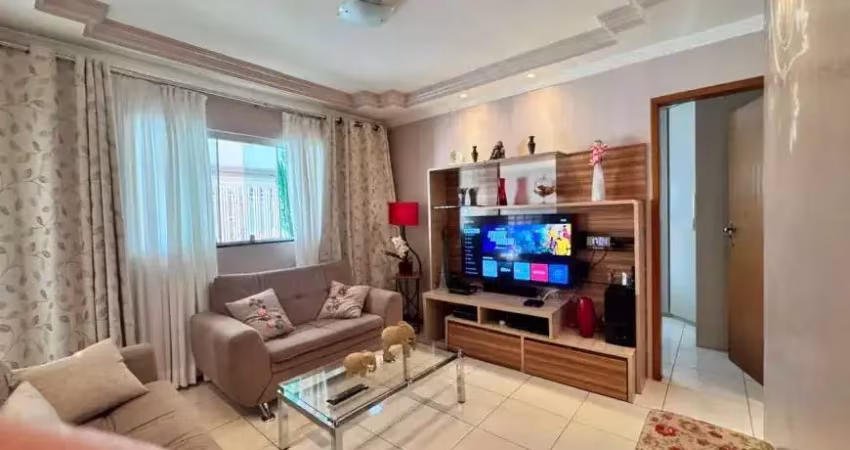 Casa aconchegante e charmosa à venda em jandira, no bairro jardim europa. com dois dormitórios e um banheiro, esse imóvel é perfeito para quem busca conforto e praticidade. localizada em uma rua tranq