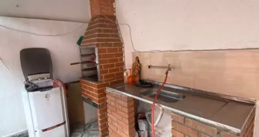 Casa térrea a venda - localizado na rua são francisco de borja, na vila pirituba 

ótima oportunidade para sair do aluguel 

 2 dormitórios 
 1 banheiros
 1 vaga de garagem
 lavanderia
 área de churra