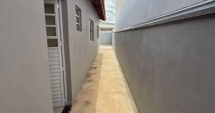 Casa térrea a venda - localizado na rua padre paulo canelles, na vila dalva 

ótima oportunidade para sair do aluguel 

 2 dormitórios 
 1 banheiros
 1 vaga de garagem
 lavanderia