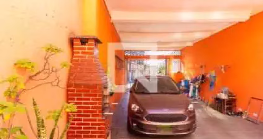 Sobrado a venda - localizado na rua josé lagrange, no jardim sapopemba 

ótima oportunidade para sair do aluguel 

 3 dormitórios 
 2 banheiro
 4 vaga de garagem
 área com churrasqueira
 terreno 5x25
