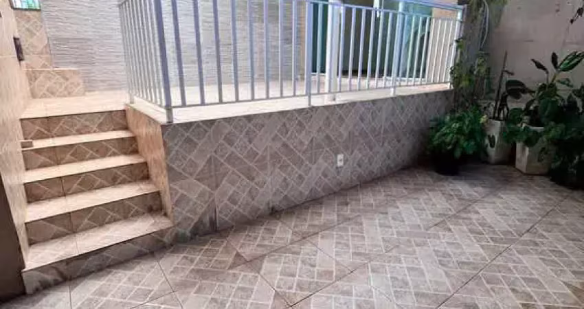 Casa com 2 quartos para alugar em Bangu, Rio de Janeiro 