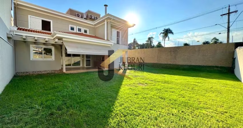Casa em condomínio à venda em Paulínia, com 3 dormitórios (1 suíte), lazer comum e garagem para vários carros.
