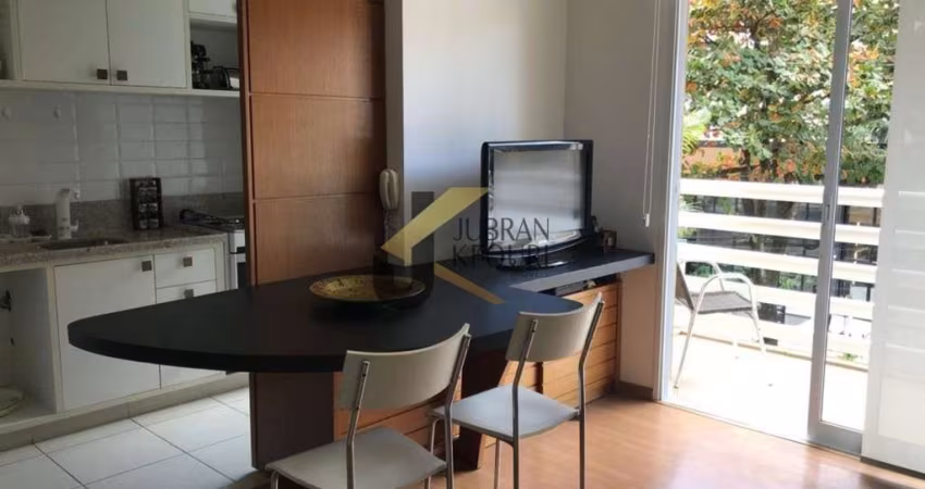 Apartamento para aluguel no Cambuí - Campinas, totalmente mobiliado com 1 suíte, hidro, 2 vagas no subsolo.