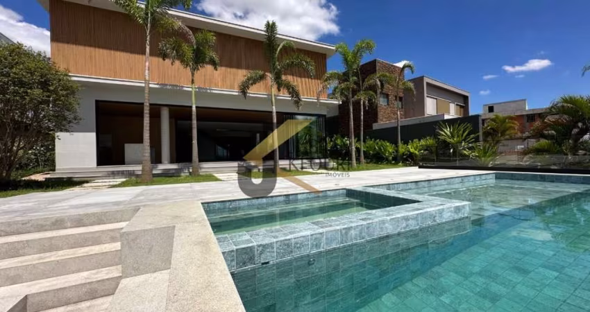 Casa em condomínio à venda na região do Shopping  Galleria - Campinas, com 4 suítes, lazer comum e garagem para 4 carros.