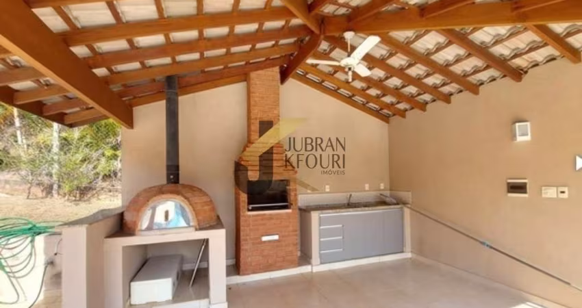 Casa para locação em Condomínio, Valinhos, térrea, 3 suítes com armários, 1 máster.  2 salas com varanda, escritório, lavabo, despensa, área de lazer