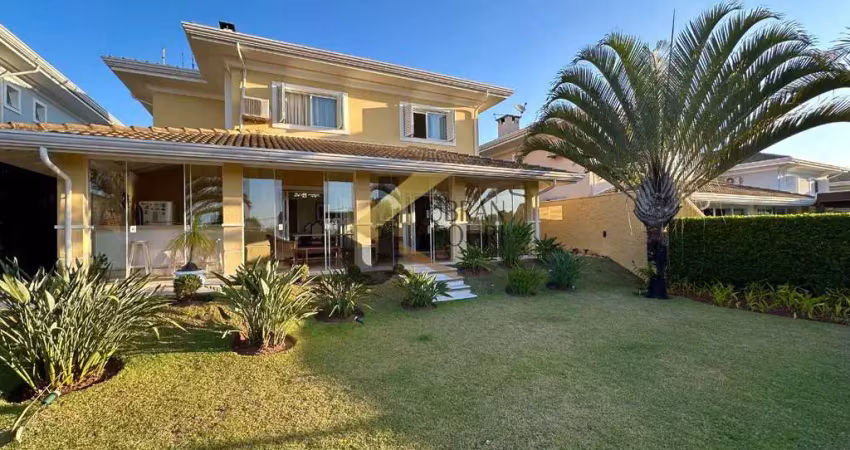 Casa em condomínio à venda no gramado - campinas, com 4 suítes, lazer comum e garagem para 4 carros.