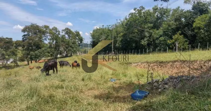 Sítio à venda, lagoa vermelha, itapetininga -sp . com 20.000,00 m², com riacho no fundo , área verde , com rede elétrica próxima.