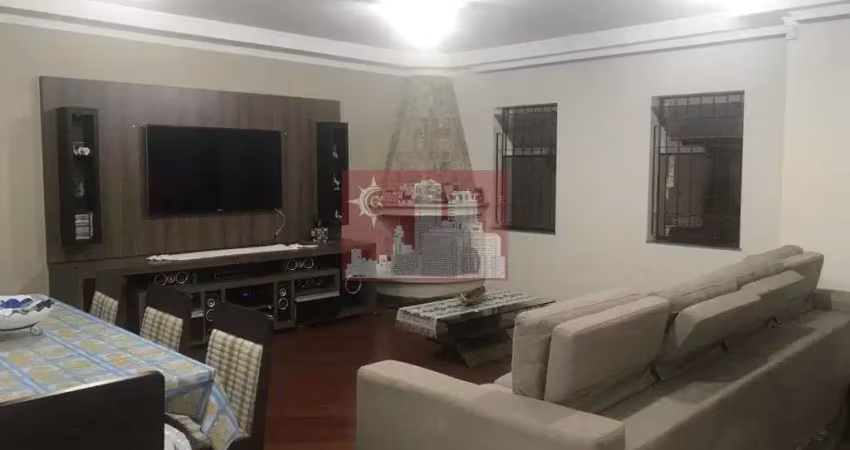 Linda casa em bairro muito tranquilo bem próximo ao horto florestal....4 suites