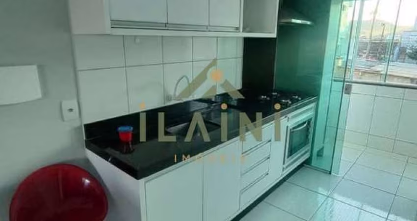 Apartamento semi-mobiliado á venda com 2 dormitórios em Camboriú SC
