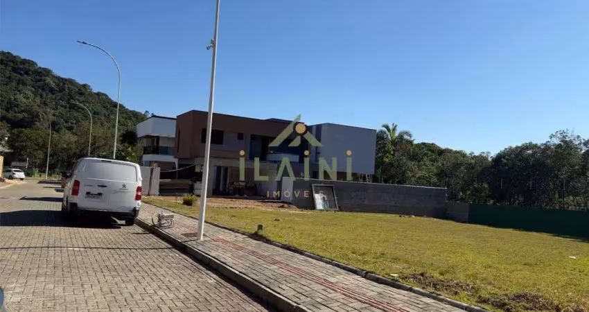 Lote em condominio fechado de alto padrão em camboriú