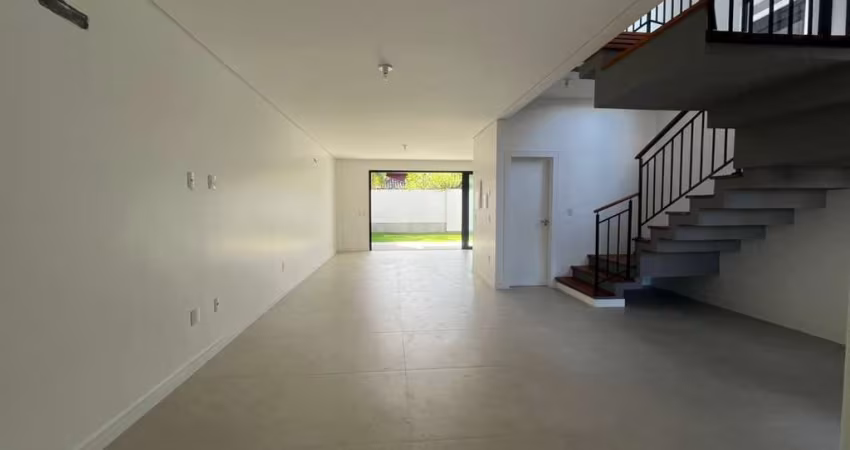Casa com 3 suítes  no bairro Lagoa Da Conceição em Florianópolis - SC