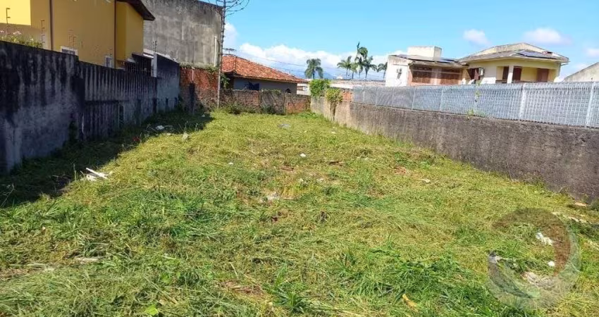 Terreno de 420m² no bairro Capoeiras