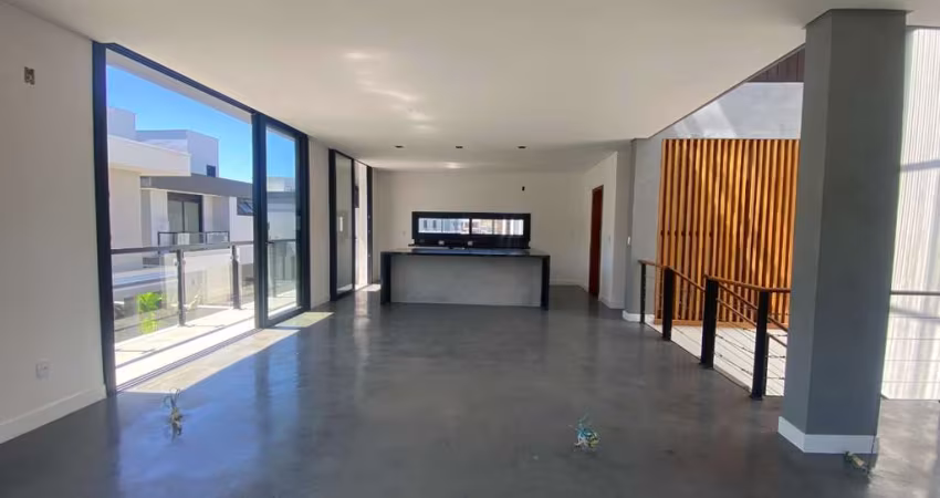 Casacom 3 quartos no bairro Rio Tavares