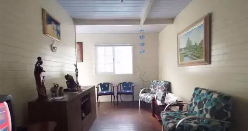 Casa Residencial de 4 dorms no bairro Praia Comprida