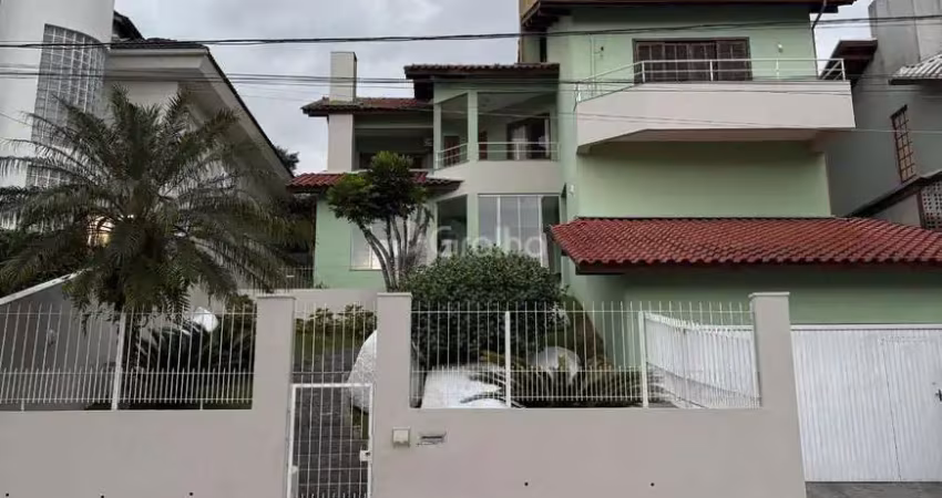 Casa com 4 quartos à venda na Rua Doutor Celso Nicodemus Lopes, --, João Paulo, Florianópolis