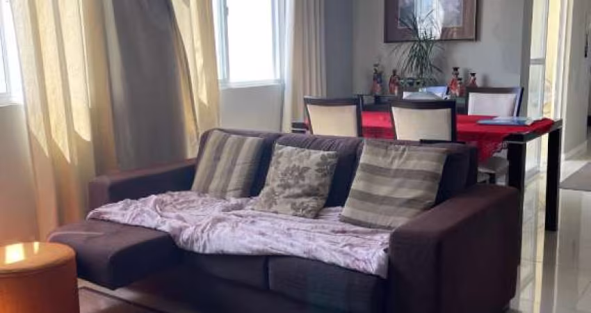 Apartamento de 2 dorms no bairro Barreiros