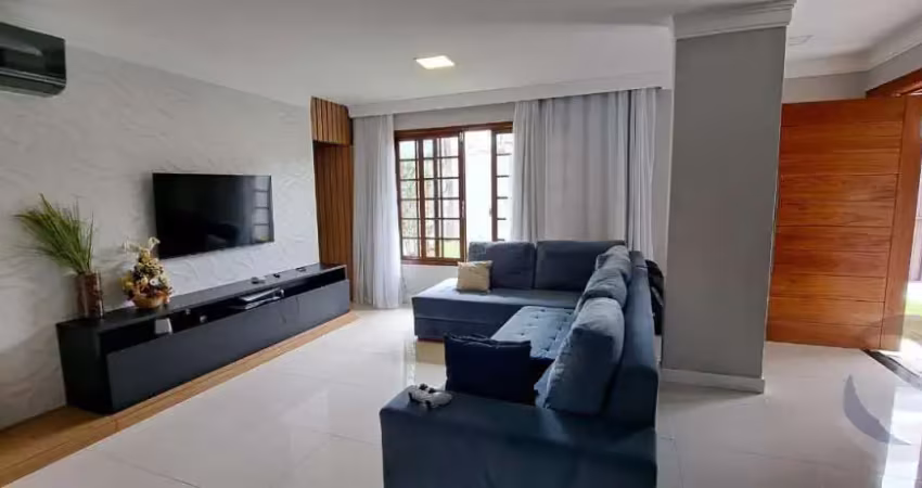 Casa Residencial de 3 dorms no bairro Itaguaçú