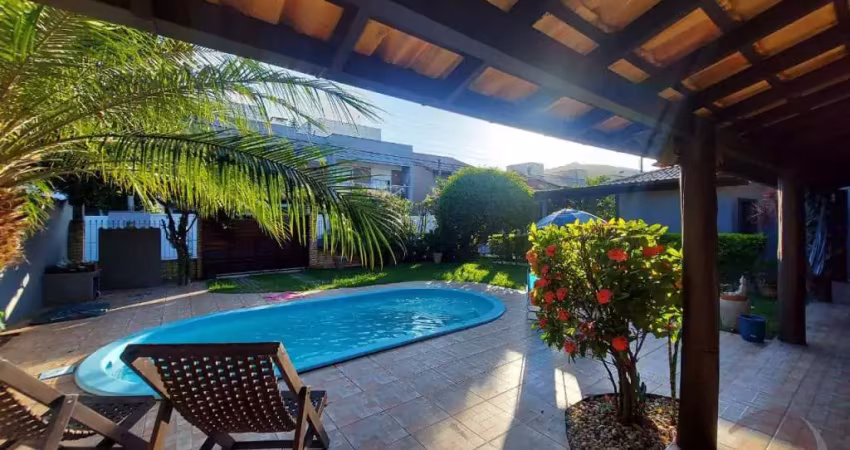 Casa Residencial de 3 quartos no bairro Rio Tavares