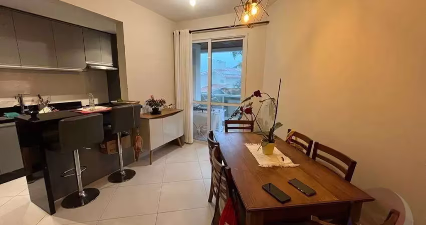 Apartamento de 2 dorms no bairro Carvoeira