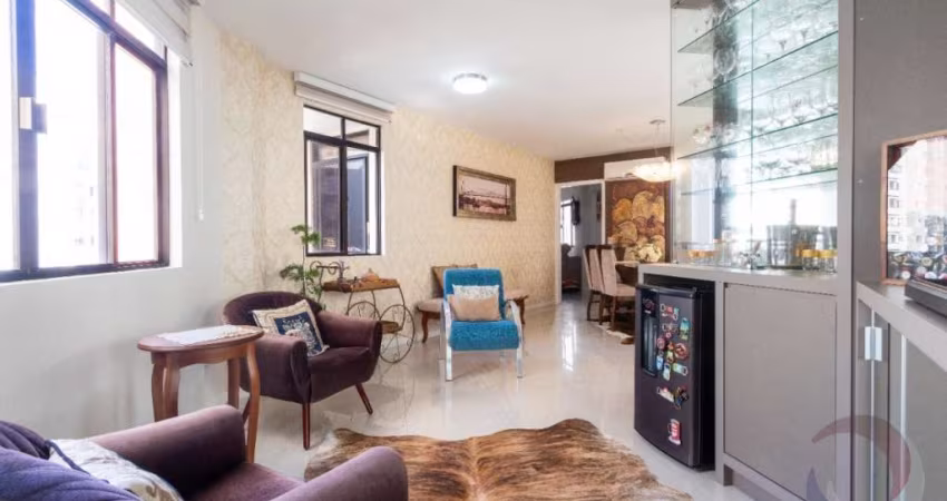 Apartamento de 3 dorms no bairro Beira Mar