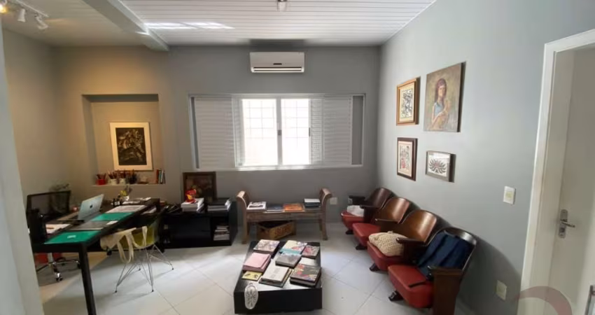 Casa Comercial de 104m² no bairro Agronômica