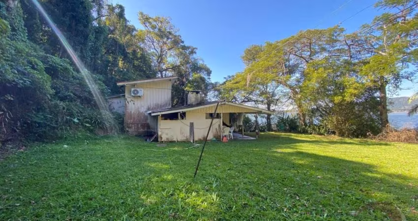 Terreno de 27517.3m² no bairro Lagoa Da Conceição