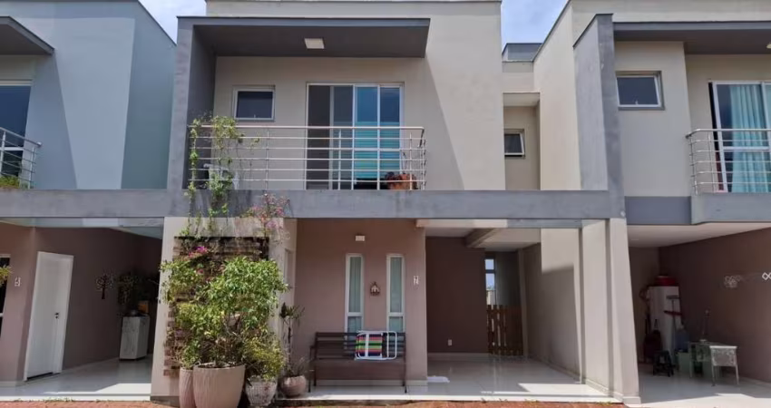 Casa Residencial de 3 dorms no bairro Ribeirao Da Ilha