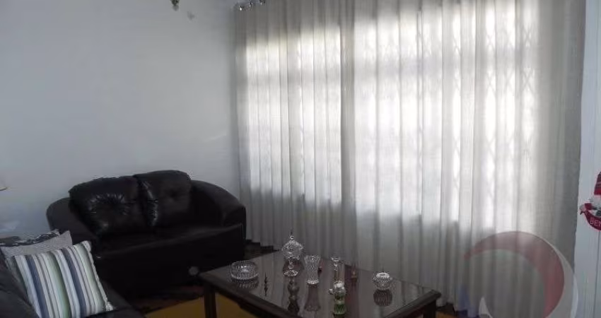 Casa Residencial de 6 dorms no bairro Balneário Estreito