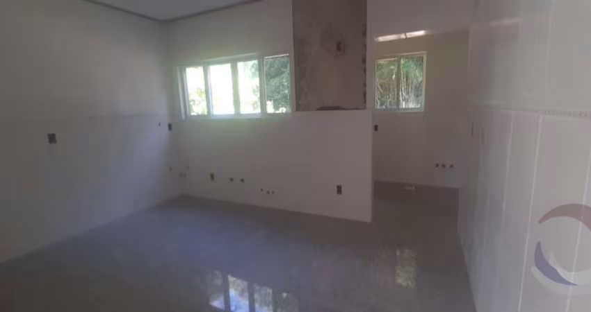 Casa Residencial de 5 dorms no bairro Ribeirao Da Ilha