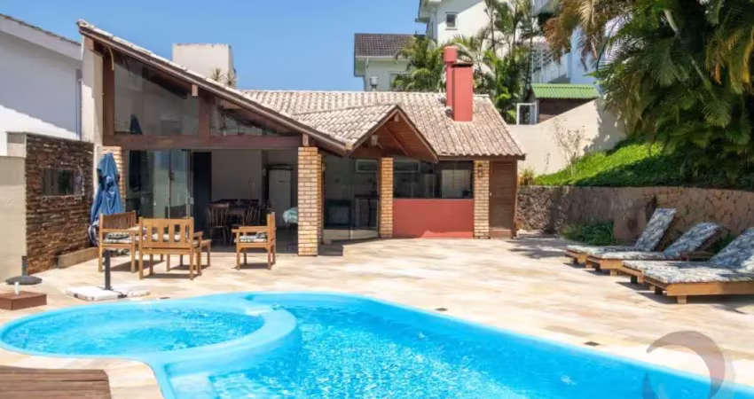 Casa de 289,57m² com 4 quartos sendo 2 suítes no João Paulo
