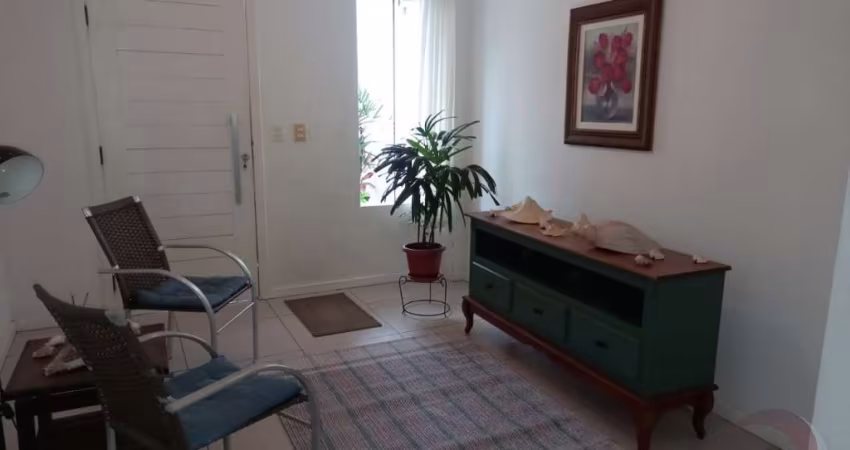 Casa Residencial de 3 dorms no bairro Canasvieiras