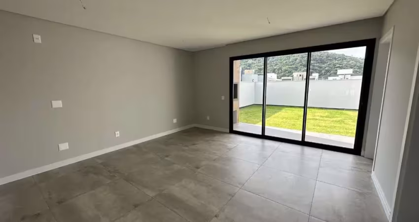 Casa com 3 quartos à venda na Doutor Antônio Luiz Moura Gonzaga  Via01, --, Rio Tavares, Florianópolis