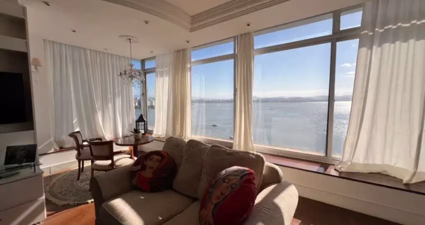 Apartamento de 5 dorms no bairro Beira Mar
