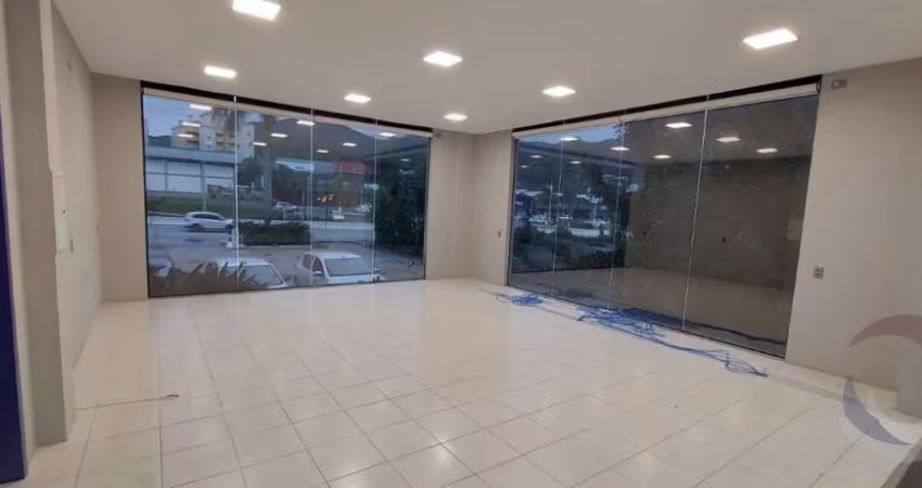 Loja de 226.03m² no bairro Saco Grande