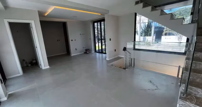 Casa Residencial de 3 dorms no bairro Jurerê