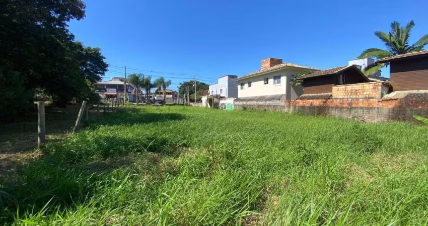 Terreno de 1010m² no bairro Rio Tavares