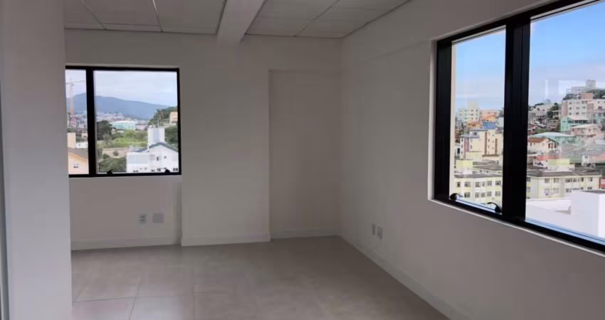 Sala Comercial de 33.06m² no bairro Estreito