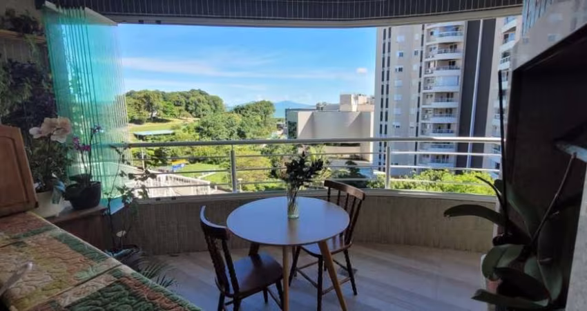 Apartamento de 3 dorms no bairro Agronômica