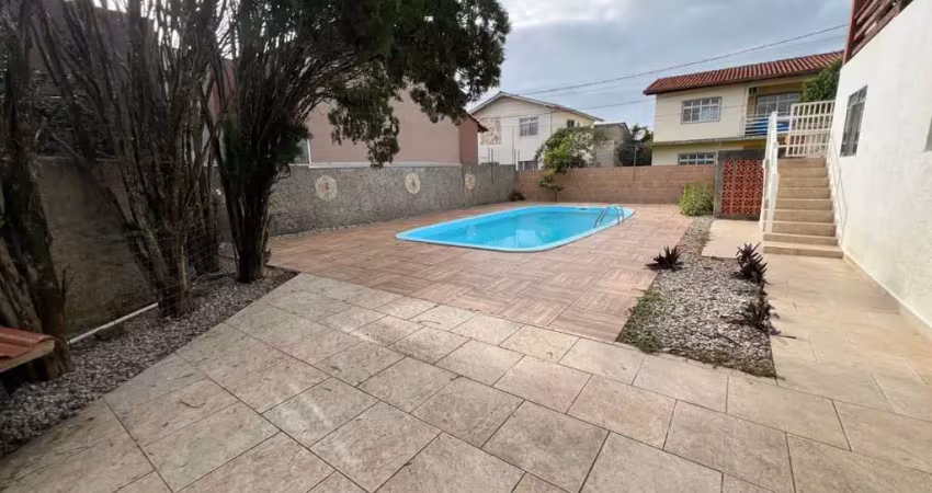 Casa Residencial de 4 dorms no bairro Campeche