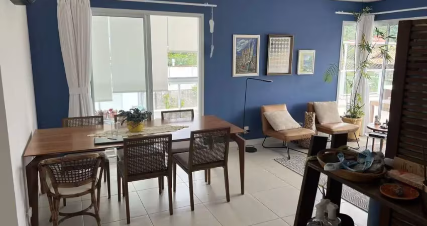 Cobertura de 2 dorms no bairro Campeche
